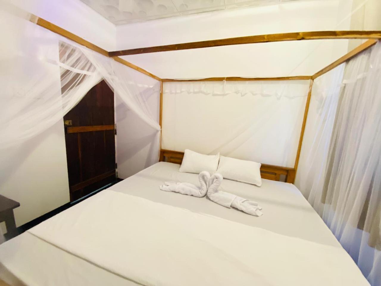 Kingly Aroma Hotel Аругам Бей Екстериор снимка