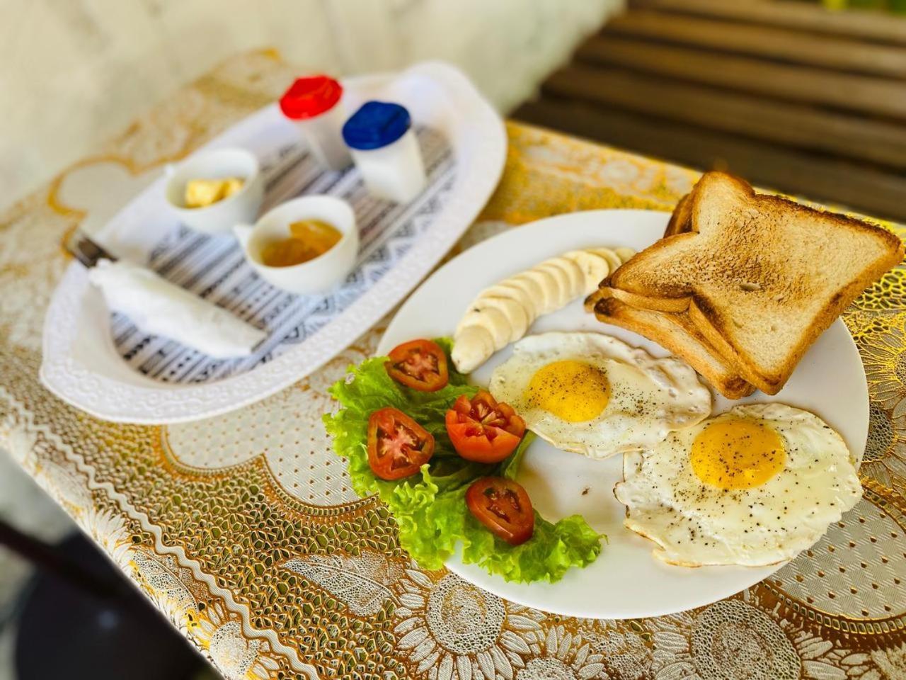Kingly Aroma Hotel Аругам Бей Екстериор снимка